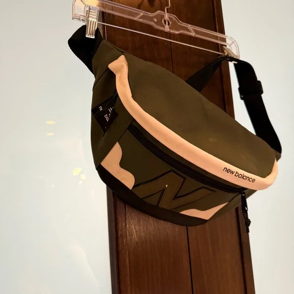 New Balance Olive and Black Men's Belt Bag - Picture 4 of 6